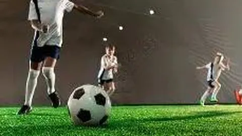 国乒女单亚洲杯包揽四强，梁靖崑力克张本智和进决赛，孙颖莎领跑争霸战